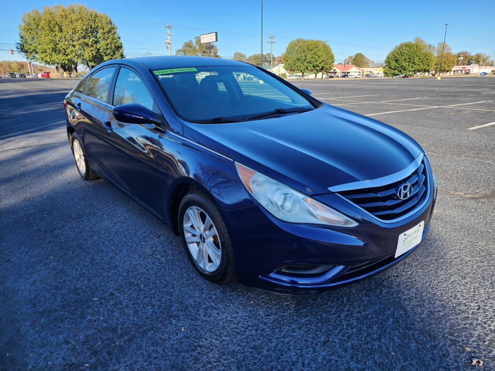 2011 Blue /Gray Hyundai Sonata GLS Auto (5NPEB4AC6BH) with an 2.4L L4 DOHC 16V engine, 5-Speed Automatic transmission, located at 1221 Madison St., Shelbyville, TN, 37160, (931) 680-9439, 0.000000, 0.000000 - Photo #1